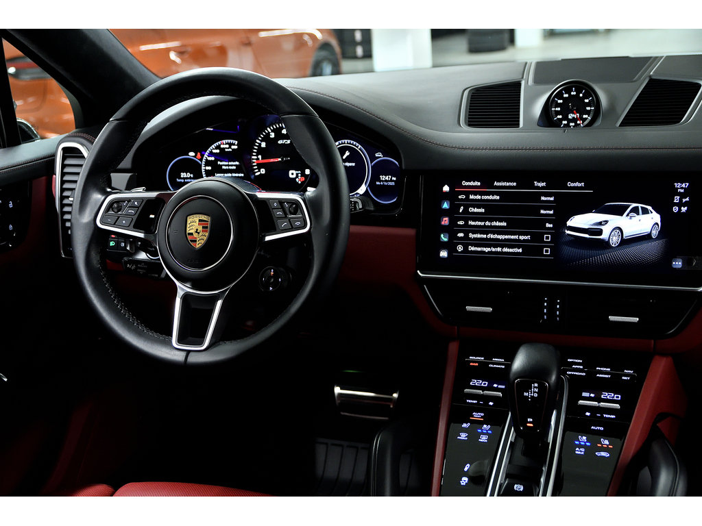 2023 Porsche Cayenne GTS Coupe AWD in Laval, Quebec - 40 - w1024h768px