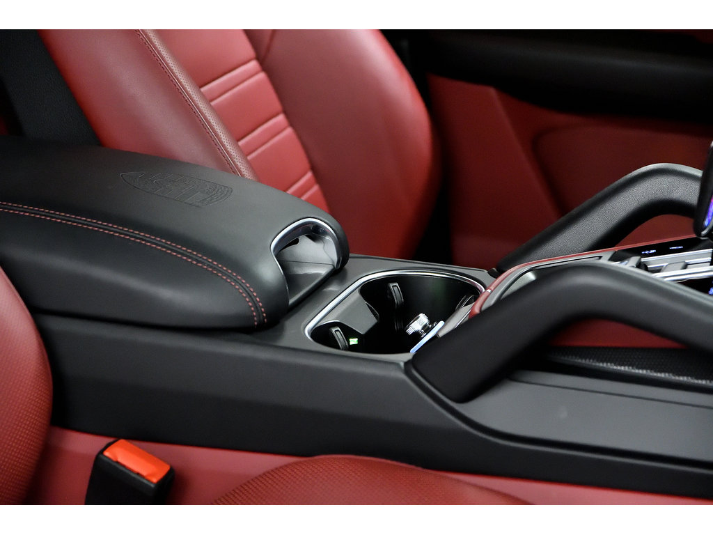 2023 Porsche Cayenne GTS Coupe AWD in Laval, Quebec - 37 - w1024h768px