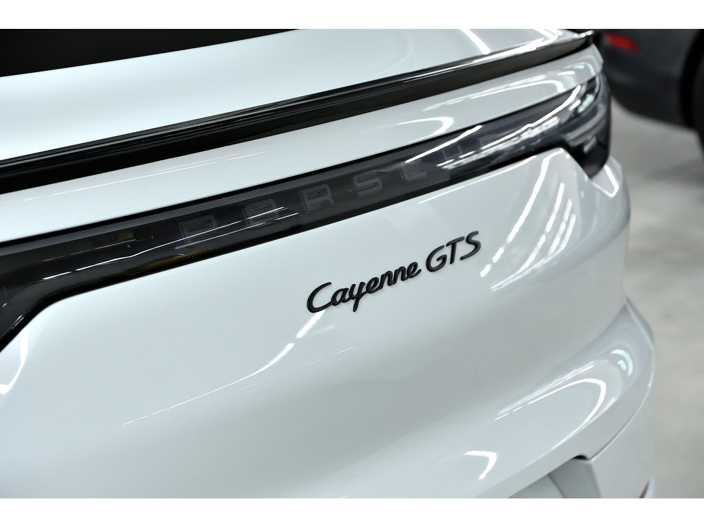 2023 Porsche Cayenne GTS Coupe AWD in Laval, Quebec - 44 - w1024h768px
