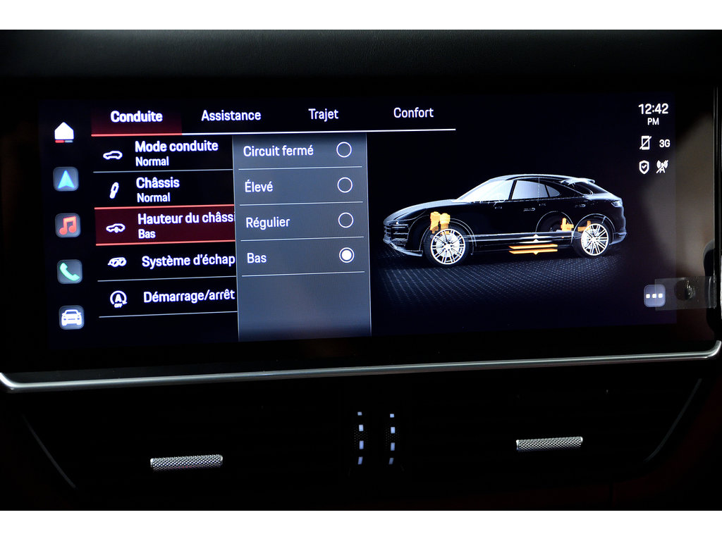 2023 Porsche Cayenne GTS Coupe AWD in Laval, Quebec - 24 - w1024h768px