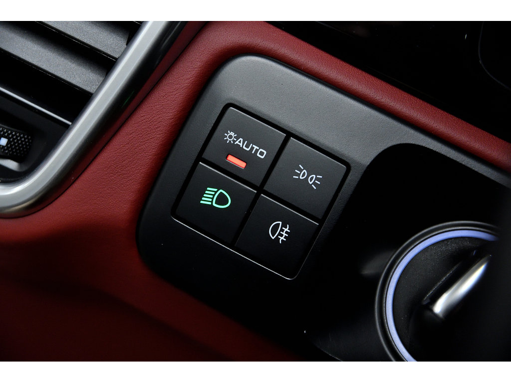 2023 Porsche Cayenne GTS Coupe AWD in Laval, Quebec - 32 - w1024h768px