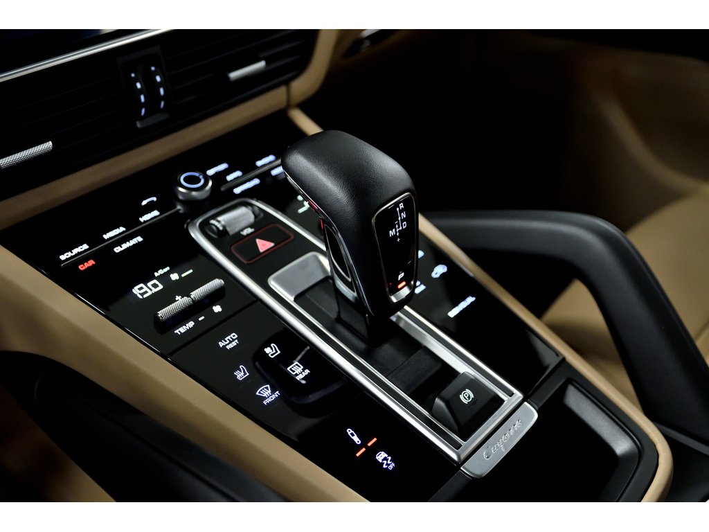 Porsche Cayenne Platinum Edition E-Hybrid AWD / Premium Plus 2023 à Laval, Québec - 30 - w1024h768px