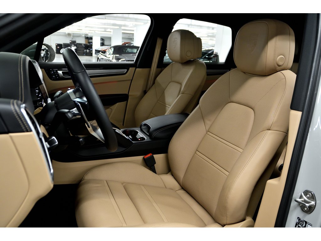 Porsche Cayenne Platinum Edition E-Hybrid AWD / Premium Plus 2023 à Laval, Québec - 16 - w1024h768px