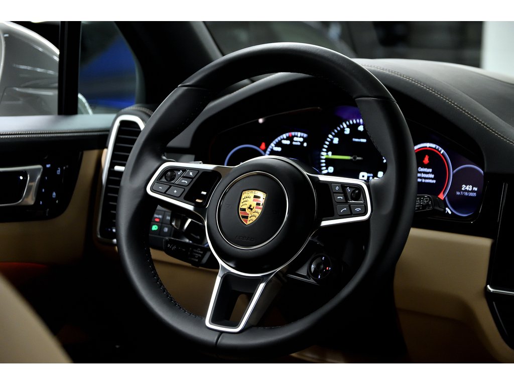 Porsche Cayenne Platinum Edition E-Hybrid AWD / Premium Plus 2023 à Laval, Québec - 44 - w1024h768px