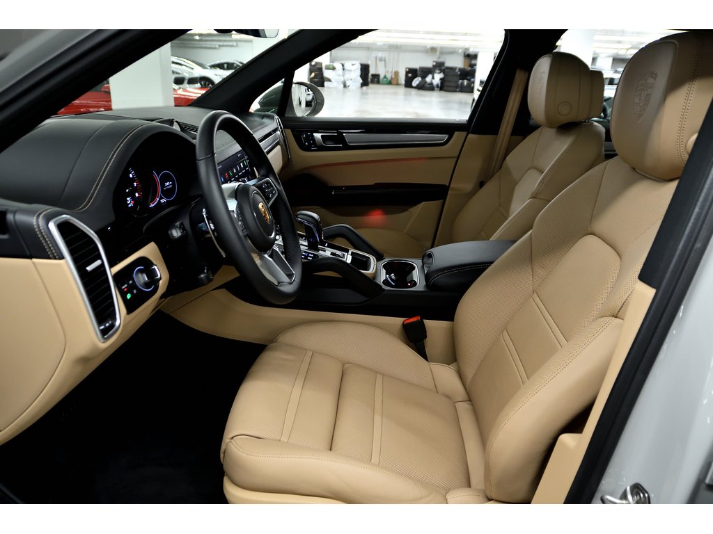 Porsche Cayenne Platinum Edition E-Hybrid AWD / Premium Plus 2023 à Laval, Québec - 15 - w1024h768px