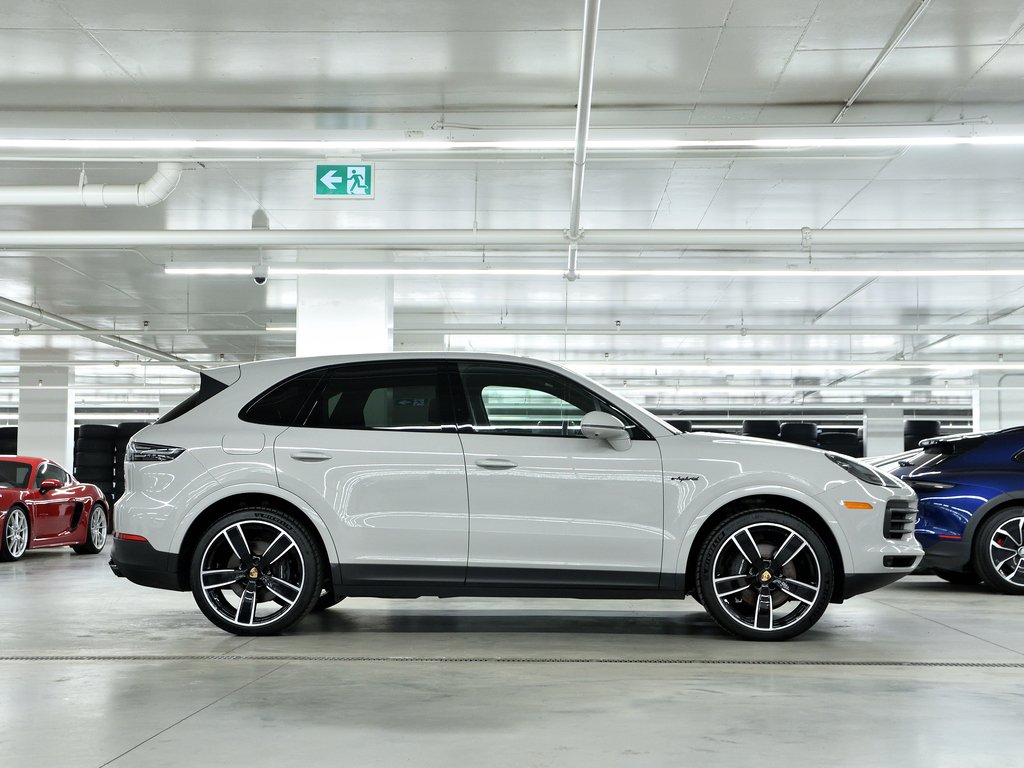 Porsche Cayenne Platinum Edition E-Hybrid AWD / Premium Plus 2023 à Laval, Québec - 2 - w1024h768px