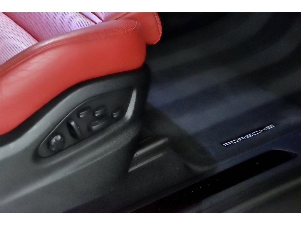 2023 Porsche Cayenne GTS Coupe AWD / Adaptive Cruise / BOSE in Laval, Quebec - 36 - w1024h768px