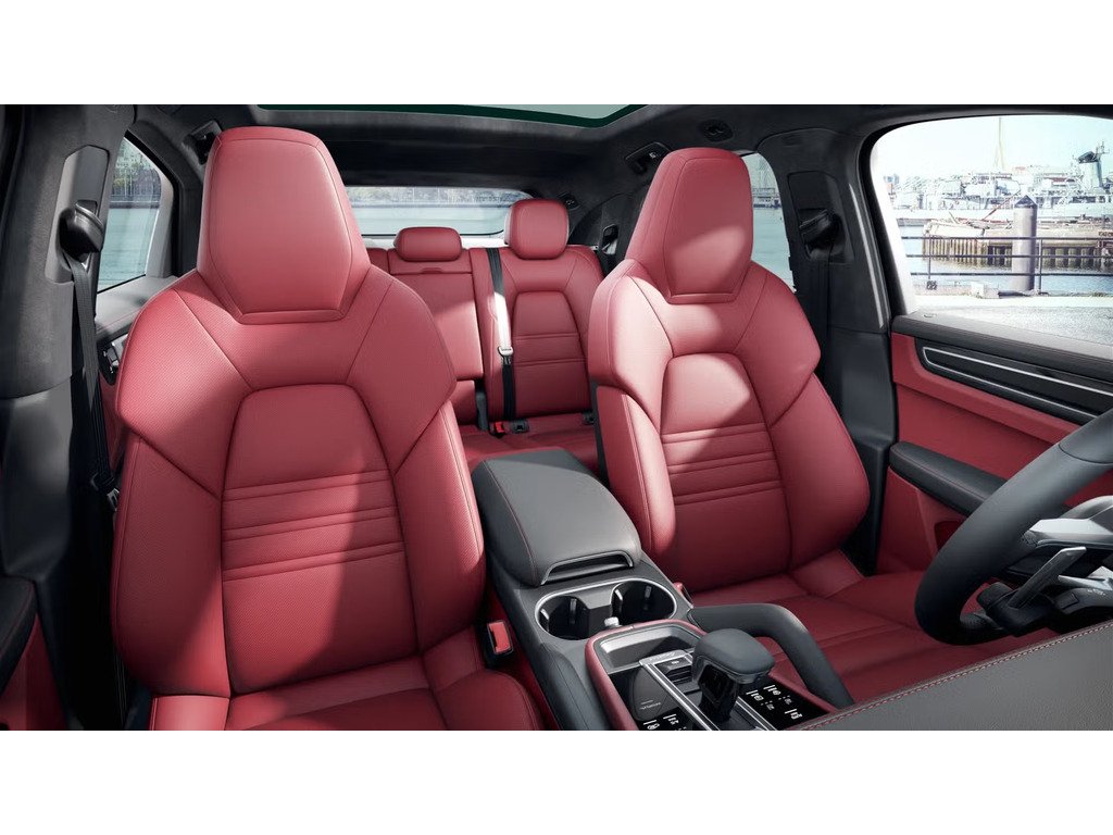 2023 Porsche Cayenne GTS Coupe AWD / Adaptive Cruise / BOSE in Laval, Quebec - 6 - w1024h768px