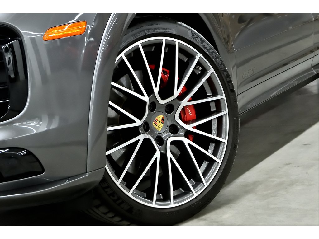 2023 Porsche Cayenne GTS Coupe AWD / Adaptive Cruise / BOSE in Laval, Quebec - 8 - w1024h768px
