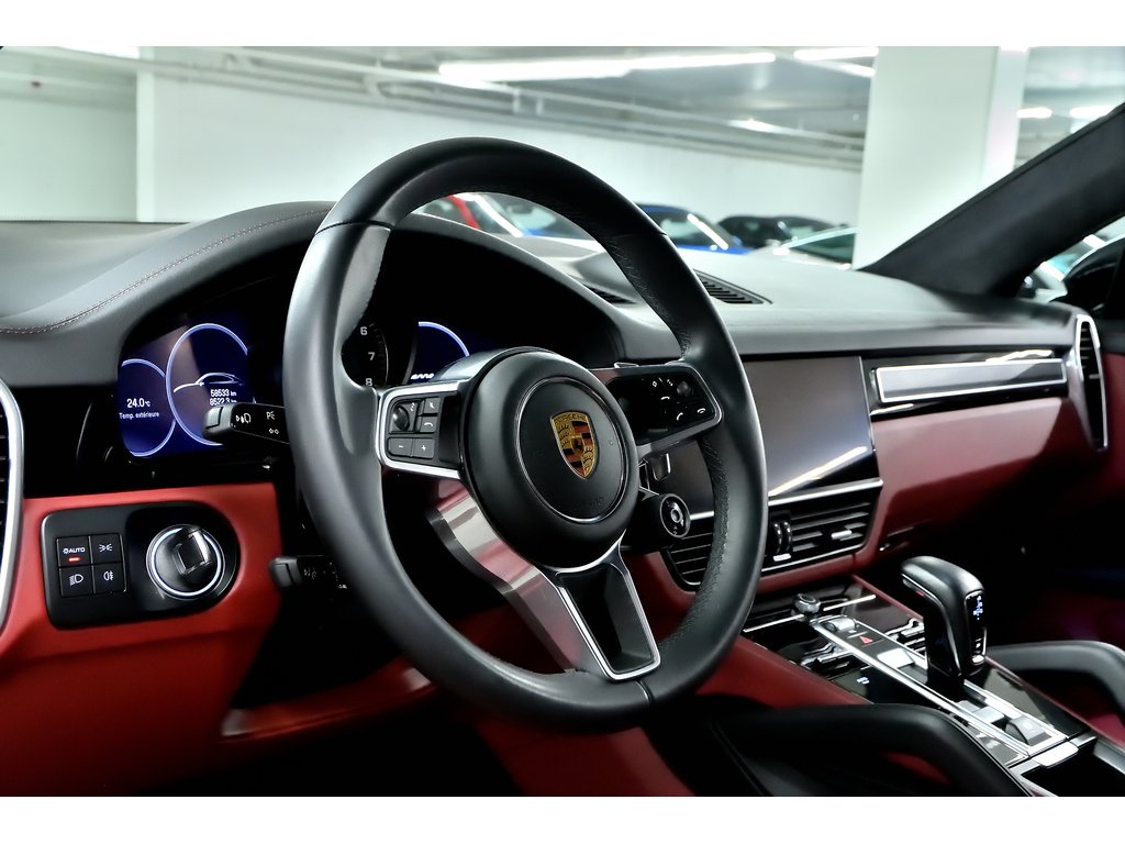 2023 Porsche Cayenne GTS Coupe AWD / Adaptive Cruise / BOSE in Laval, Quebec - 10 - w1024h768px