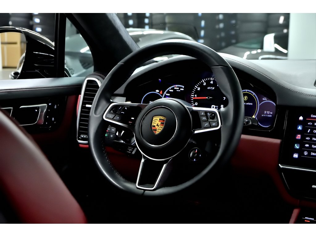 2023 Porsche Cayenne GTS Coupe AWD / Adaptive Cruise / BOSE in Laval, Quebec - 42 - w1024h768px