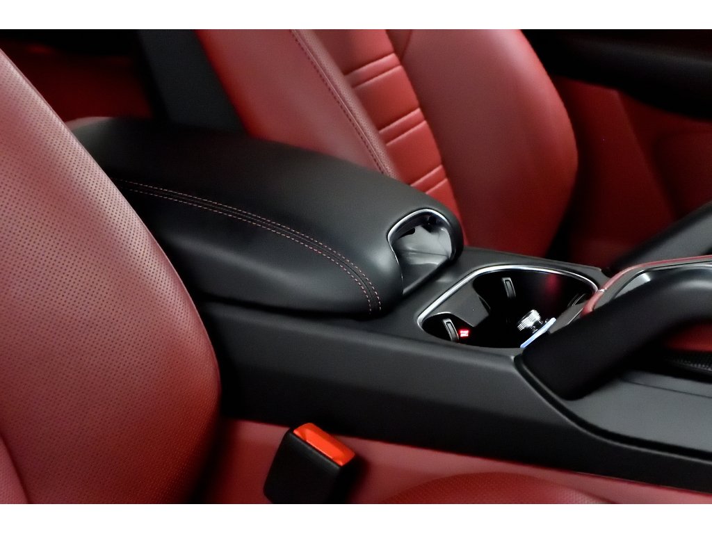 2023 Porsche Cayenne GTS Coupe AWD / Adaptive Cruise / BOSE in Laval, Quebec - 38 - w1024h768px