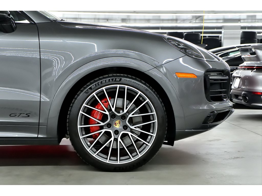 2023 Porsche Cayenne GTS Coupe AWD / Adaptive Cruise / BOSE in Laval, Quebec - 9 - w1024h768px