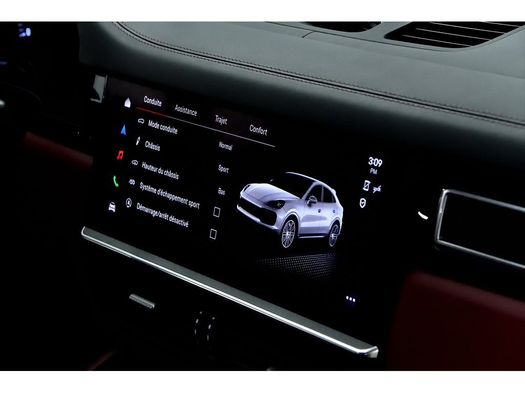 2023 Porsche Cayenne GTS Coupe AWD / Adaptive Cruise / BOSE in Laval, Quebec - 35 - w1024h768px