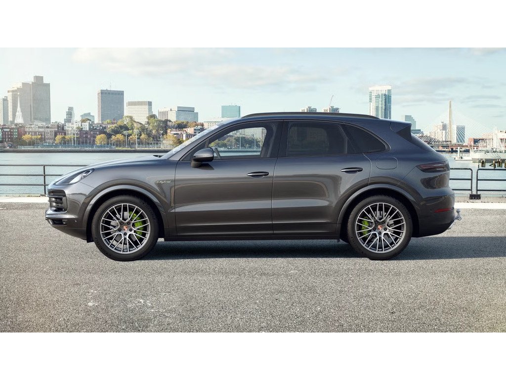 Porsche Cayenne E-Hybrid AWD / Premium Package / BOSE 2023 à Laval, Québec - 2 - w1024h768px