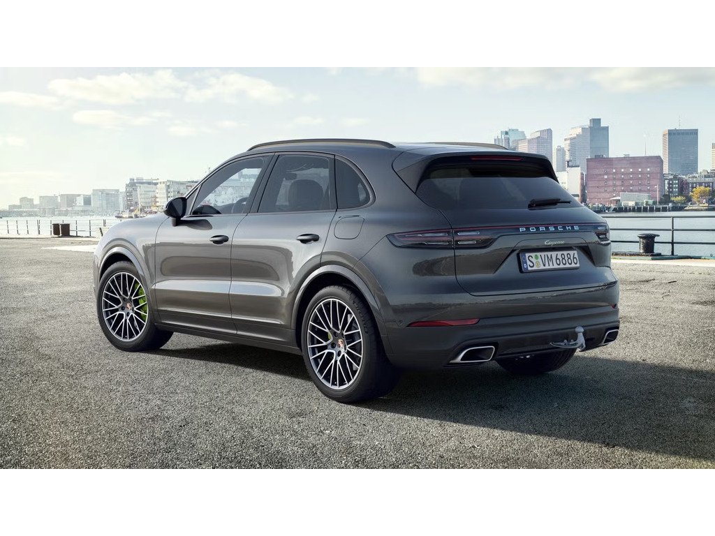 Porsche Cayenne E-Hybrid AWD / Premium Package / BOSE 2023 à Laval, Québec - 3 - w1024h768px