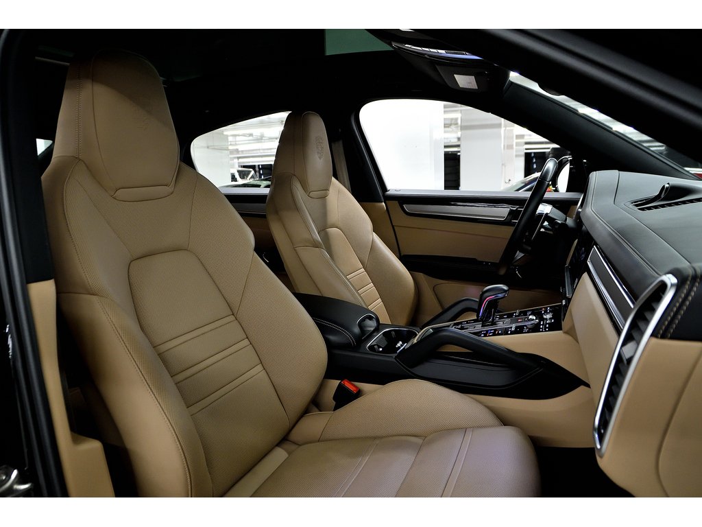 Porsche Cayenne S Platinum Coupe / Premium + Performance Package 2023 à Laval, Québec - 37 - w1024h768px