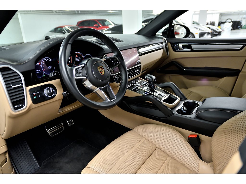 2023 Porsche Cayenne S Platinum Coupe / Premium + Performance Package in Laval, Quebec - 11 - w1024h768px