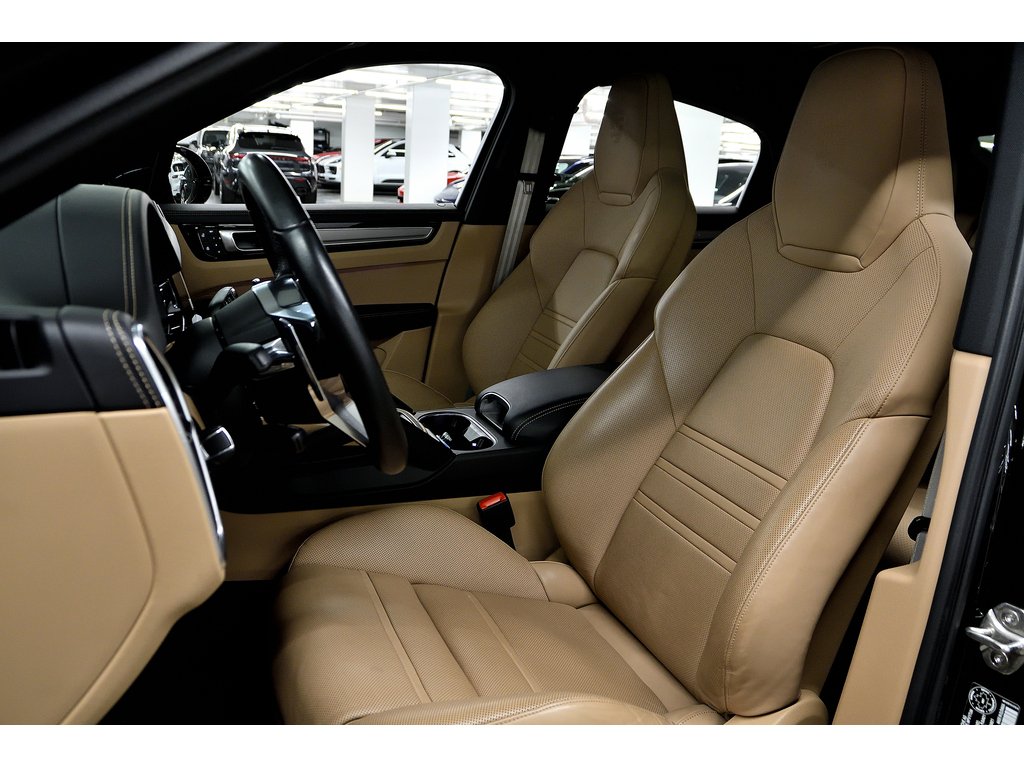 2023 Porsche Cayenne S Platinum Coupe / Premium + Performance Package in Laval, Quebec - 16 - w1024h768px