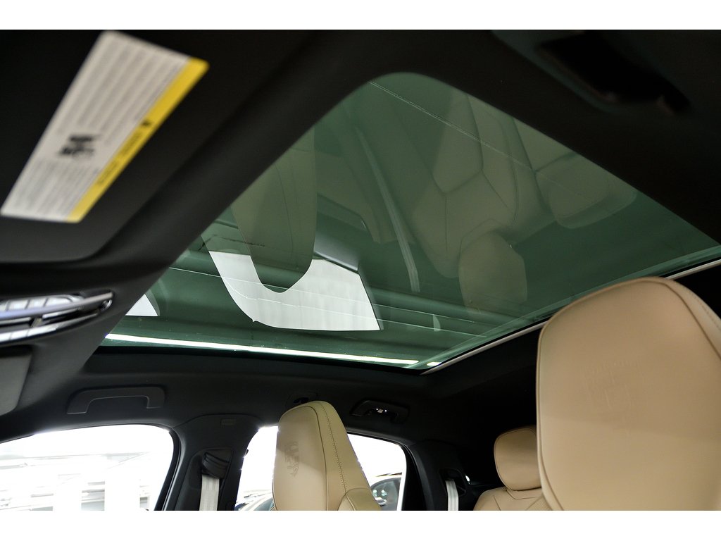 2023 Porsche Cayenne S Platinum Coupe / Premium + Performance Package in Laval, Quebec - 17 - w1024h768px