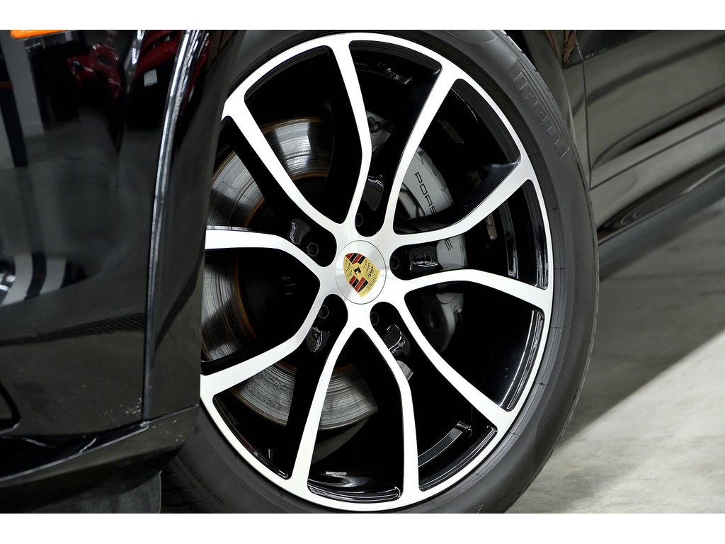 2023 Porsche Cayenne S Platinum Coupe / Premium + Performance Package in Laval, Quebec - 8 - w1024h768px