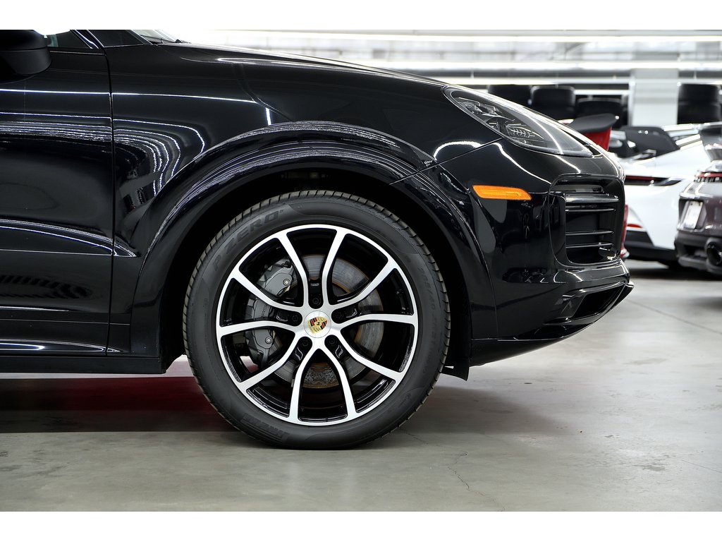 2023 Porsche Cayenne S Platinum Coupe / Premium + Performance Package in Laval, Quebec - 9 - w1024h768px