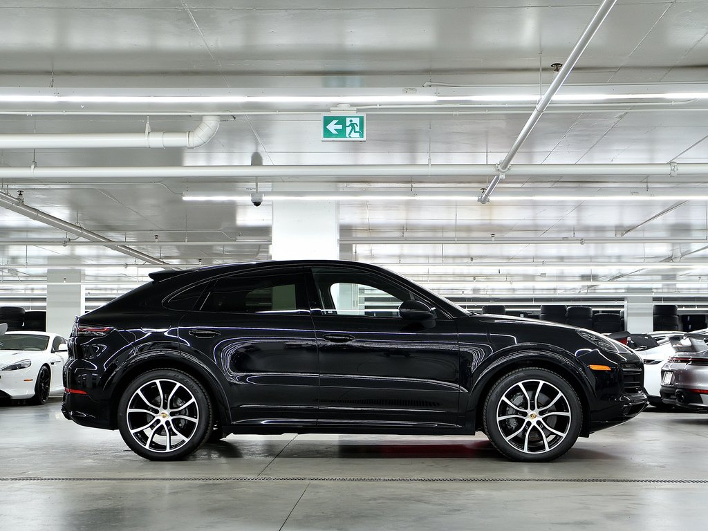 2023 Porsche Cayenne S Platinum Coupe / Premium + Performance Package in Laval, Quebec - 2 - w1024h768px