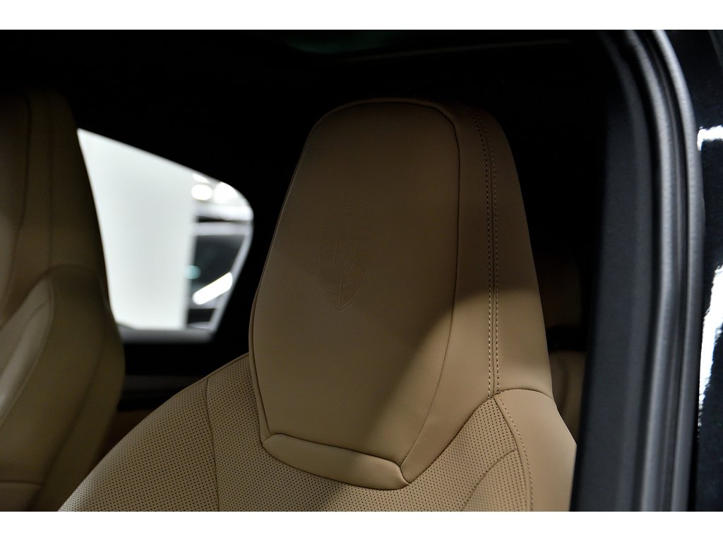 2023 Porsche Cayenne S Platinum Coupe / Premium + Performance Package in Laval, Quebec - 15 - w1024h768px
