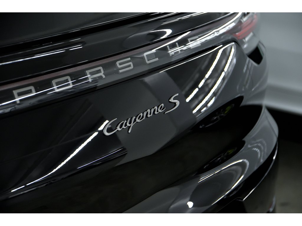 Porsche Cayenne S Platinum Coupe / Premium + Performance Package 2023 à Laval, Québec - 44 - w1024h768px