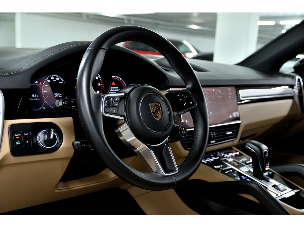 2023 Porsche Cayenne S Platinum Coupe / Premium + Performance Package in Laval, Quebec - 10 - w1024h768px