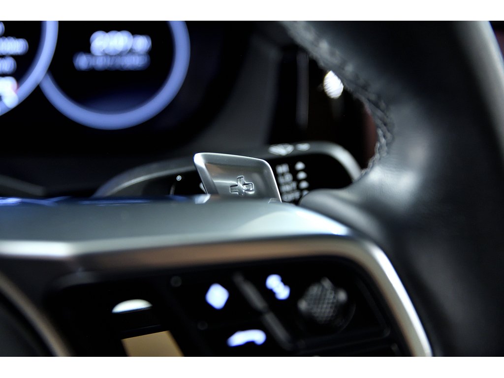 2023 Porsche Cayenne S Platinum Coupe / Premium + Performance Package in Laval, Quebec - 21 - w1024h768px
