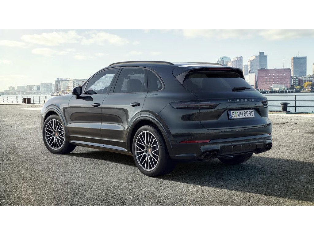 2023 Porsche Cayenne Platinum Edition / Air Suspension / BOSE / Hitch in Laval, Quebec - 3 - w1024h768px