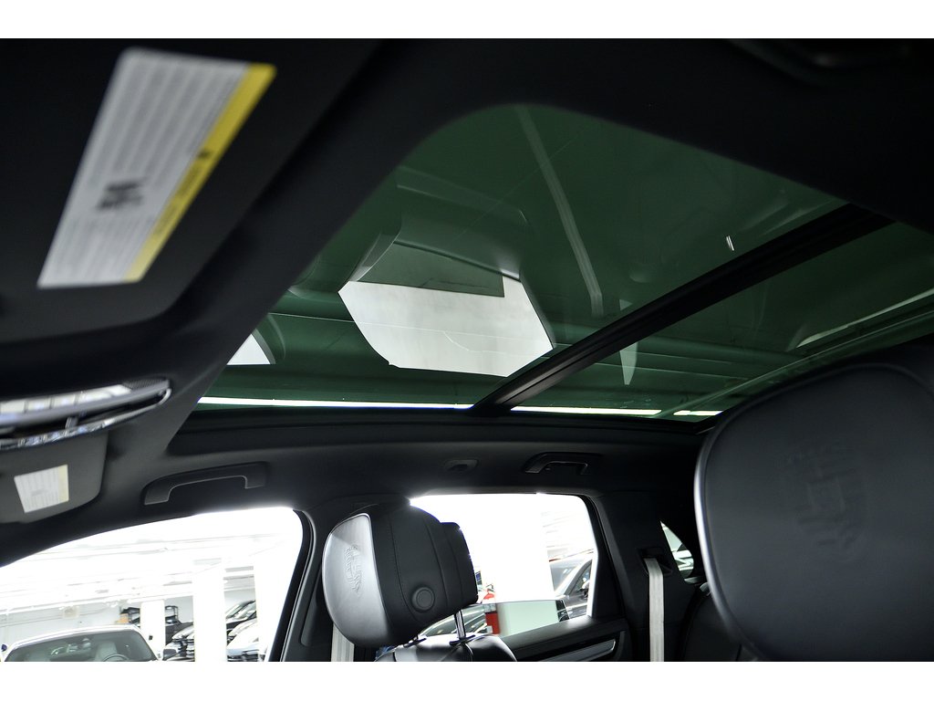 Porsche Cayenne Platinum Edition / Premium Plus / Sport Exhaust 2023 à Laval, Québec - 16 - w1024h768px