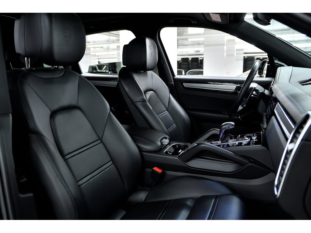 Porsche Cayenne Platinum Edition / Premium Plus / Sport Exhaust 2023 à Laval, Québec - 21 - w1024h768px