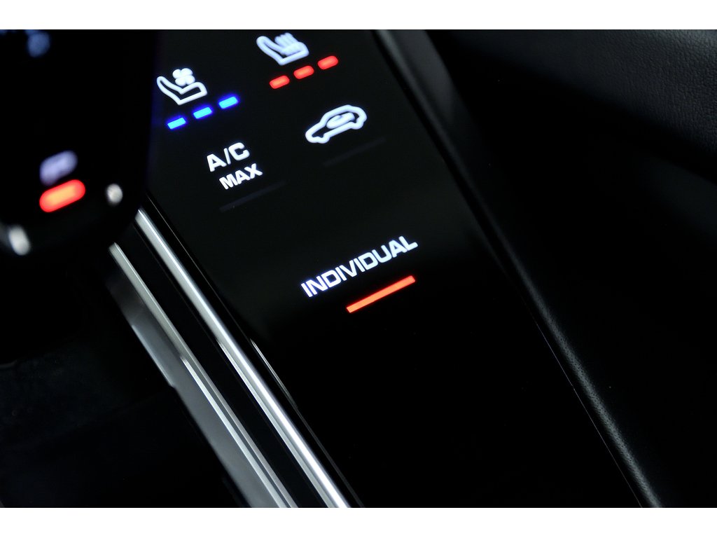 Porsche Cayenne Platinum Edition / Premium Plus / Sport Exhaust 2023 à Laval, Québec - 37 - w1024h768px