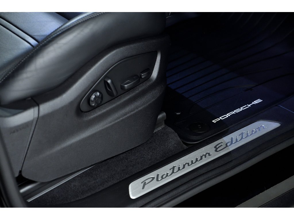 Porsche Cayenne Platinum Edition / Premium Plus / Sport Exhaust 2023 à Laval, Québec - 20 - w1024h768px