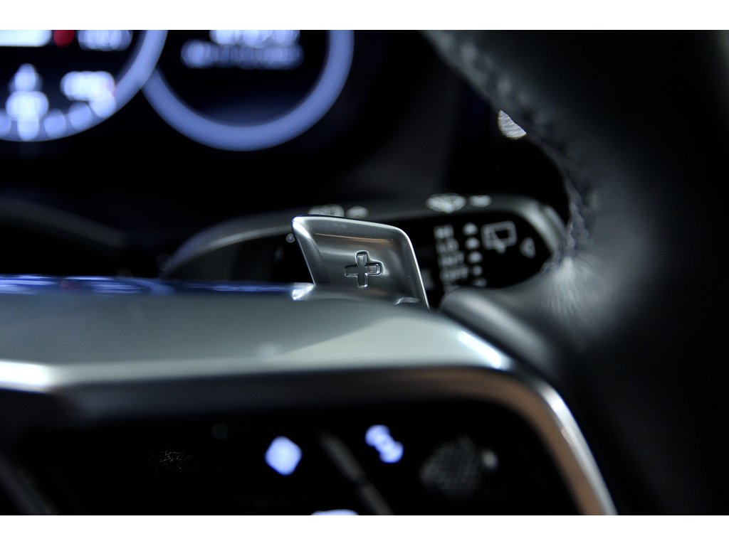 Porsche Cayenne Platinum Edition / Premium Plus / Sport Exhaust 2023 à Laval, Québec - 29 - w1024h768px