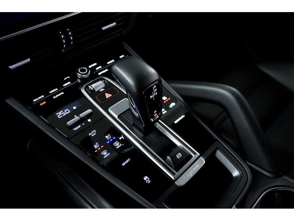 Porsche Cayenne Platinum Edition / Premium Plus / Sport Exhaust 2023 à Laval, Québec - 34 - w1024h768px
