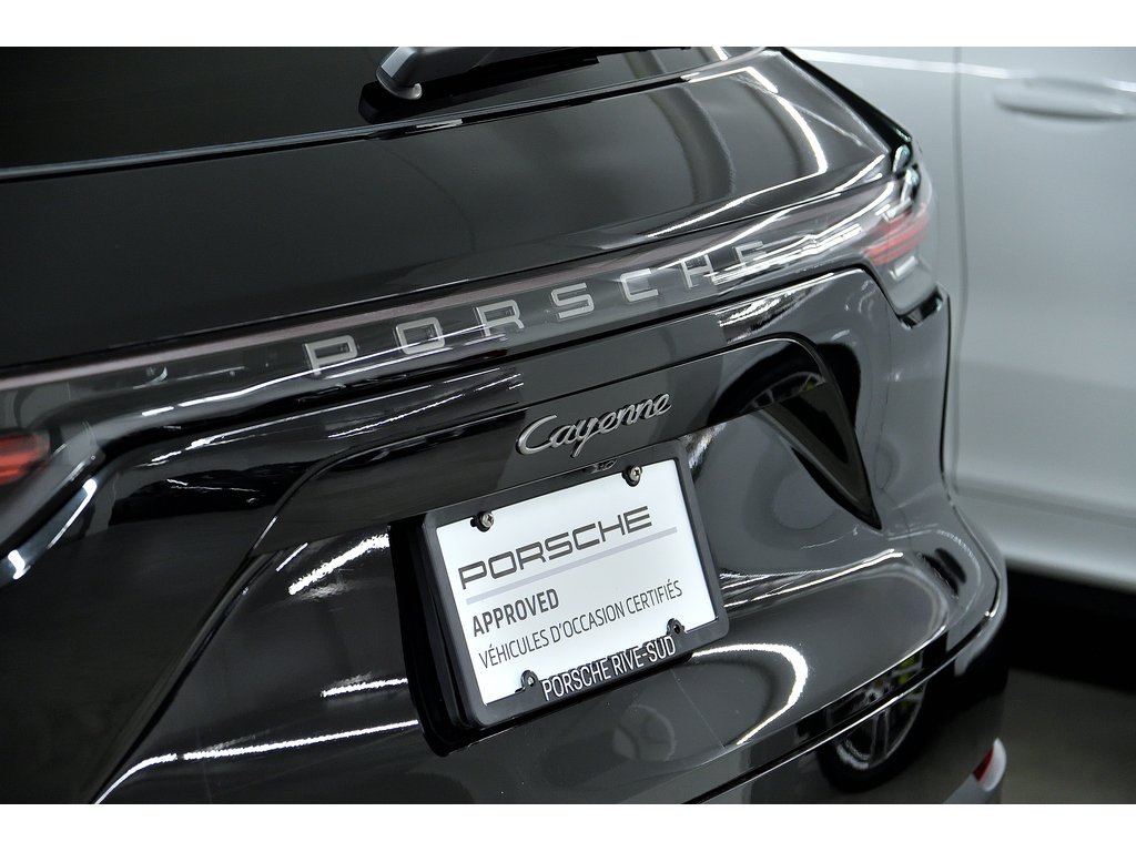 Porsche Cayenne Platinum Edition / Premium Plus / Sport Exhaust 2023 à Laval, Québec - 42 - w1024h768px