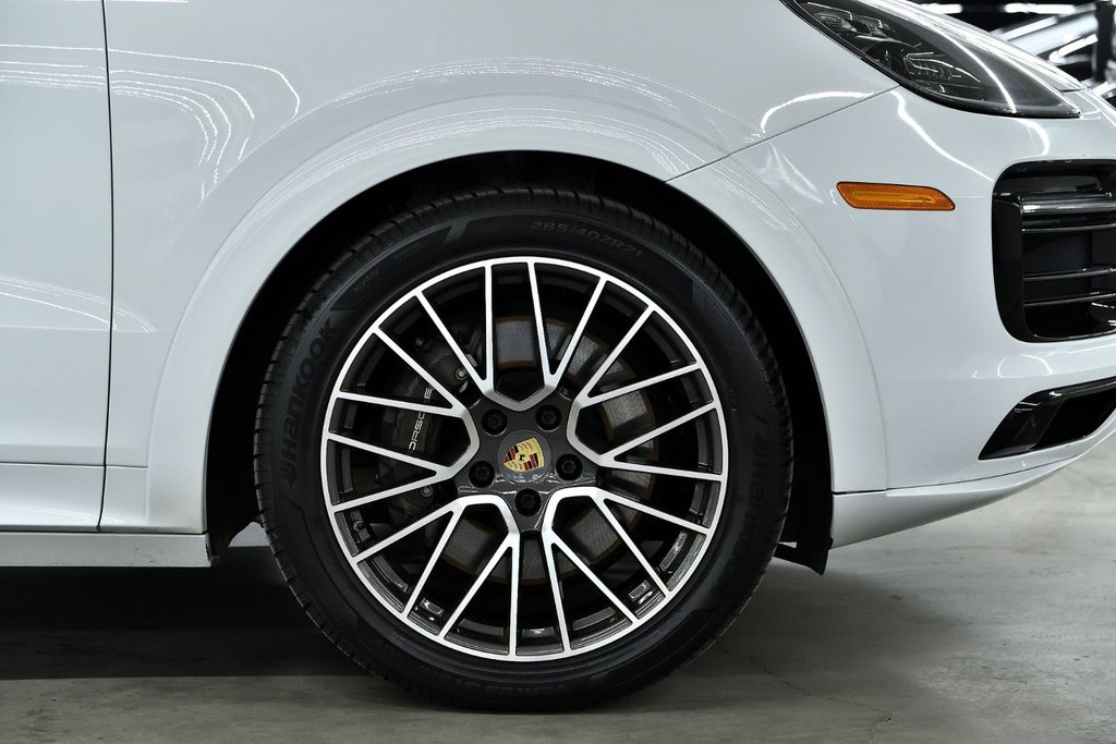 Porsche Cayenne Coupe Platinum Edition 2023 à Laval, Québec - 9 - w1024h768px