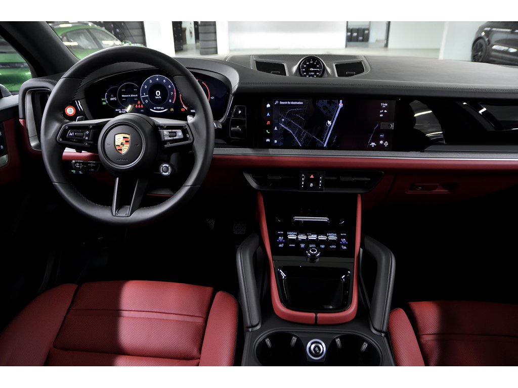 Porsche Cayenne / Premium Package Plus / Hitch / Adaptive Cruise 2024 à Laval, Québec - 25 - w1024h768px