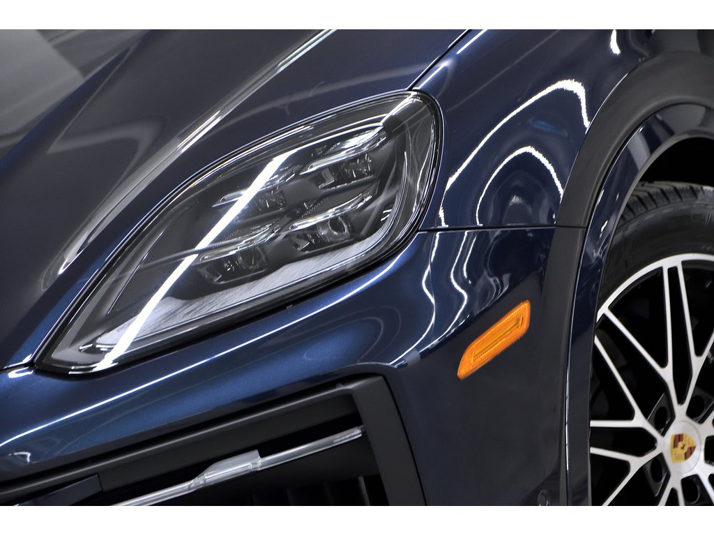 Porsche Cayenne / Premium Package Plus / Hitch / Adaptive Cruise 2024 à Laval, Québec - 8 - w1024h768px