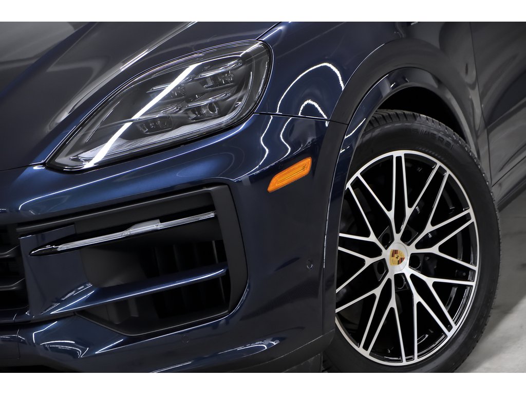 Porsche Cayenne / Premium Package Plus / Hitch / Adaptive Cruise 2024 à Laval, Québec - 7 - w1024h768px