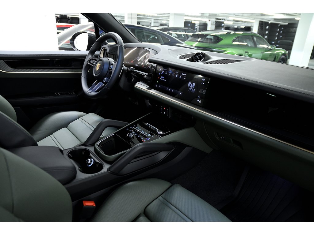 Porsche Cayenne S / Premium Plus / Air Suspension / Sport Design 2024 à Laval, Québec - 28 - w1024h768px