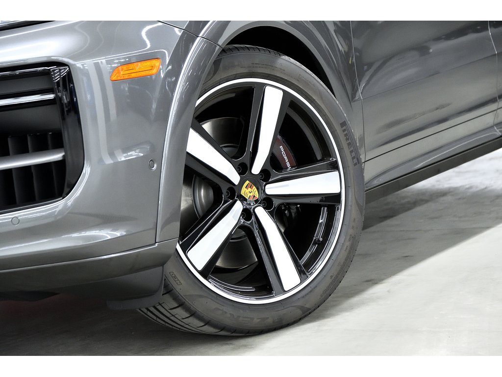 Porsche Cayenne S / Premium Plus / Air Suspension / Sport Design 2024 à Laval, Québec - 7 - w1024h768px