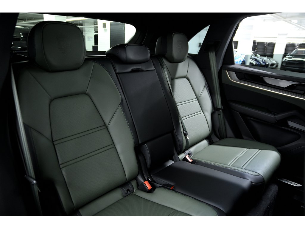 Porsche Cayenne S / Premium Plus / Air Suspension / Sport Design 2024 à Laval, Québec - 25 - w1024h768px