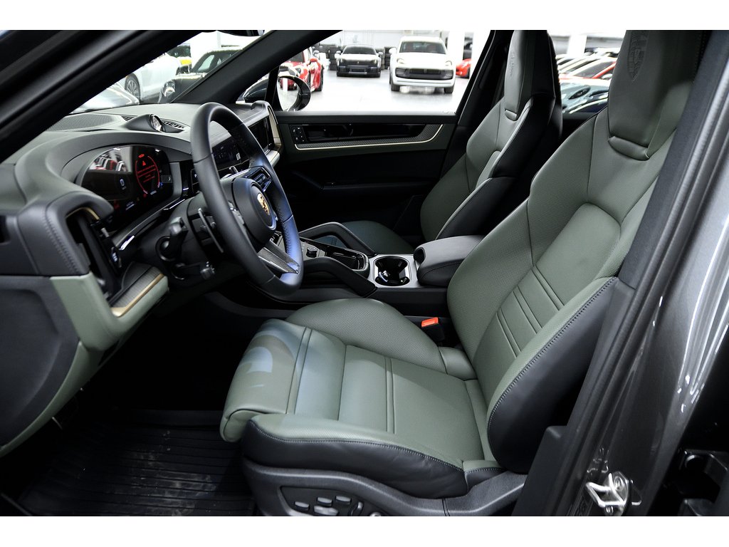 Porsche Cayenne S / Premium Plus / Air Suspension / Sport Design 2024 à Laval, Québec - 11 - w1024h768px