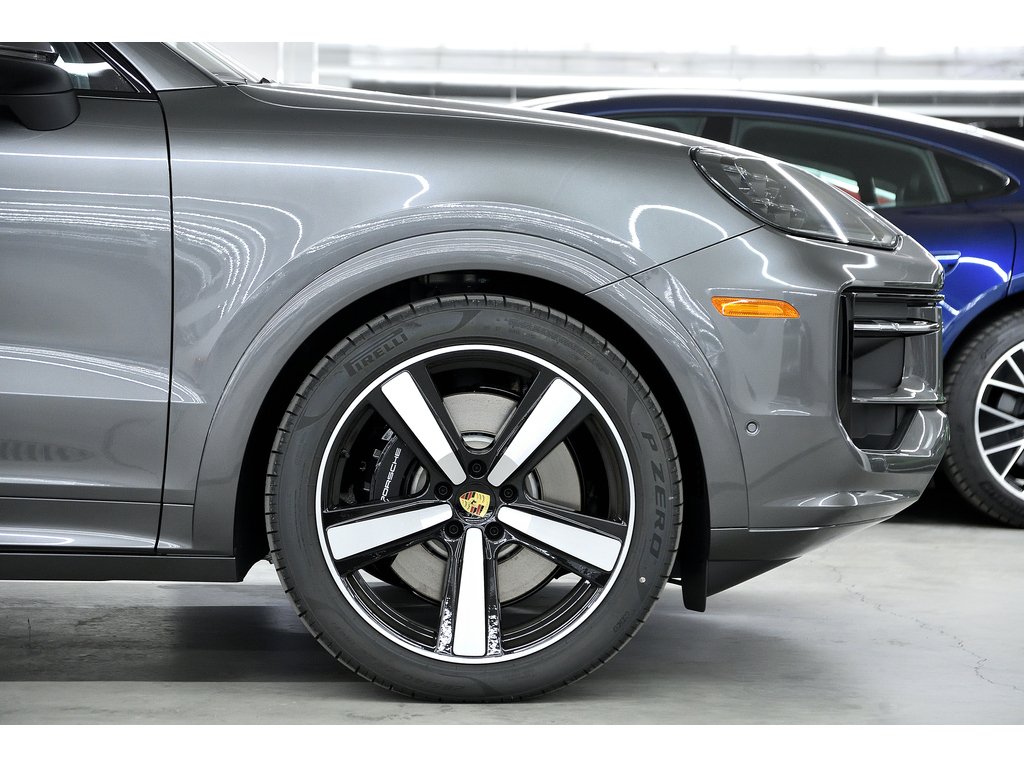 Porsche Cayenne S / Premium Plus / Air Suspension / Sport Design 2024 à Laval, Québec - 8 - w1024h768px