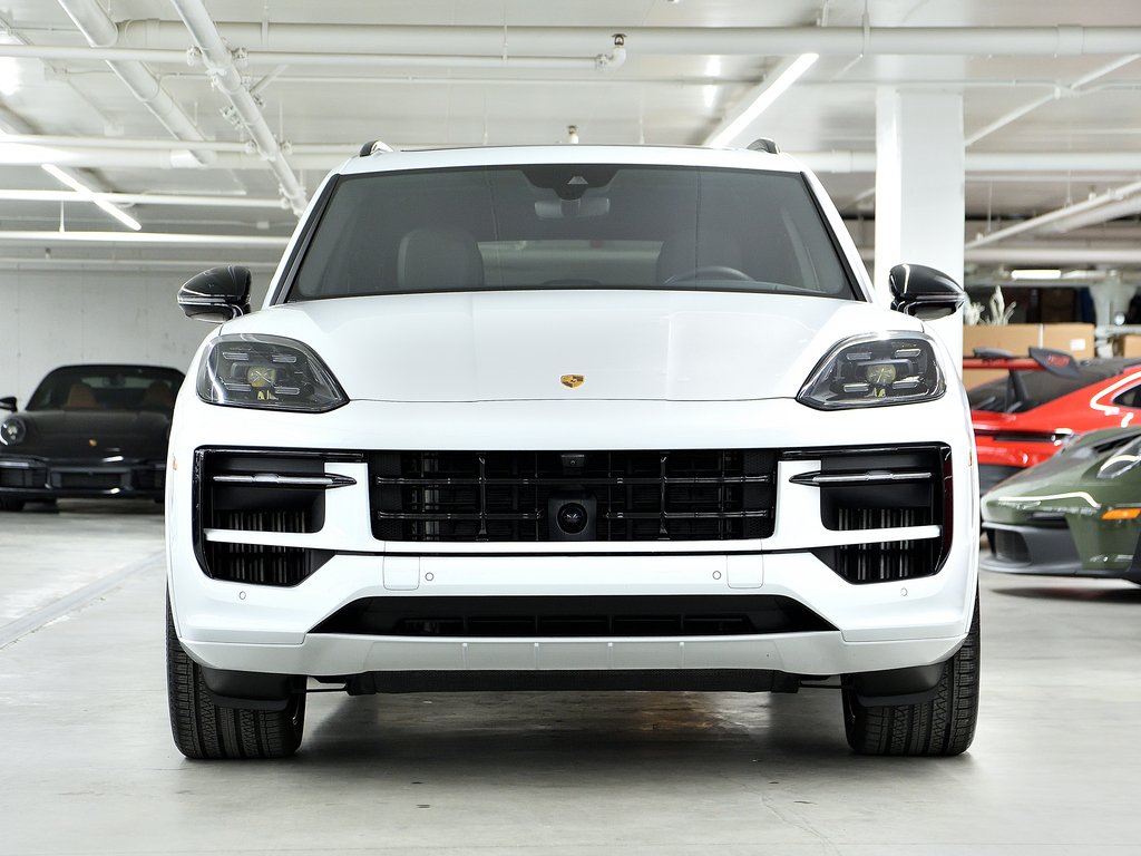 Porsche Cayenne Air Suspension / Premium Package Plus / Hitch 2024 à Laval, Québec - 10 - w1024h768px