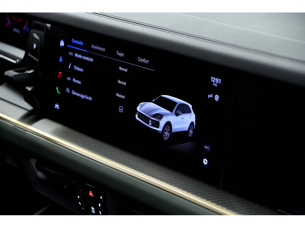 Porsche Cayenne Air Suspension / Premium Package Plus / Hitch 2024 à Laval, Québec - 33 - w1024h768px